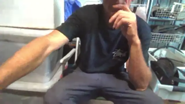 Lovyourpuss online show from 17, 12, 2025