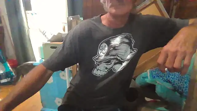 Lovyourpuss online show from 1, 3, 2026