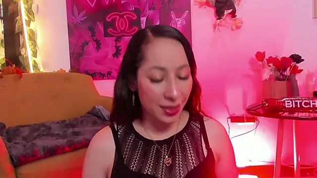 Snapshot of floraginette chatting on 3, 11, 2025 floraginette online show from 3, 11, 2025