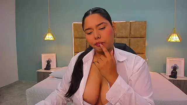 NaniXoxo18 online show from 11, 11, 2025