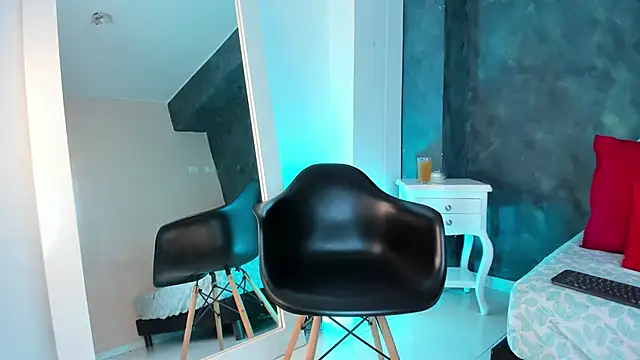 GingerMoon  online show from 13, 4, 2026