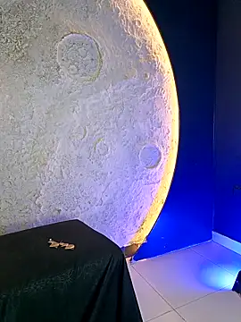 GingerMoon  online show from 11, 4, 2026