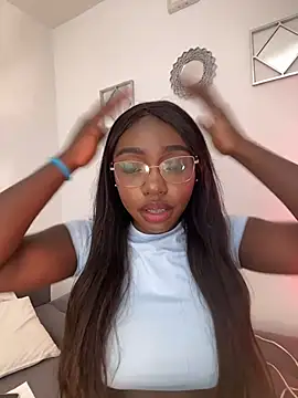 alissradiante1 online show from 9, 4, 2026