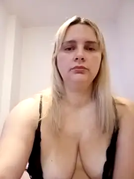 JessicaItalia online show from 1, 12, 2025