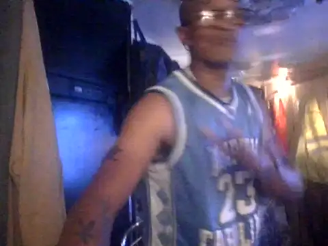 Snapshot of badboy2u2025 chatting on 31, 5, 2026 badboy2u2025 online show from 31, 5, 2026