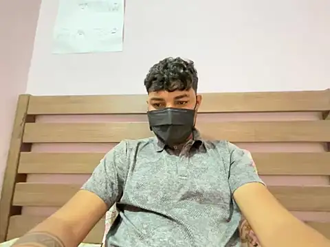 Snapshot of midnight_24 chatting on 22, 10, 2025 midnight 24 online show from 22, 10, 2025