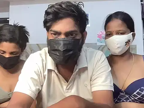 Snapshot of Tamil_india_couples_ chatting on 18, 5, 2026 Tamil india couples online show from 18, 5, 2026