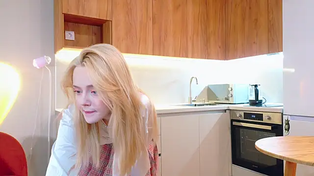 StarrShinee online show from 10, 11, 2025