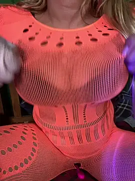 CANDY-3 online show from 4, 2, 2026