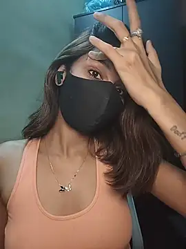 Isha Sax online show from 3, 2, 2026