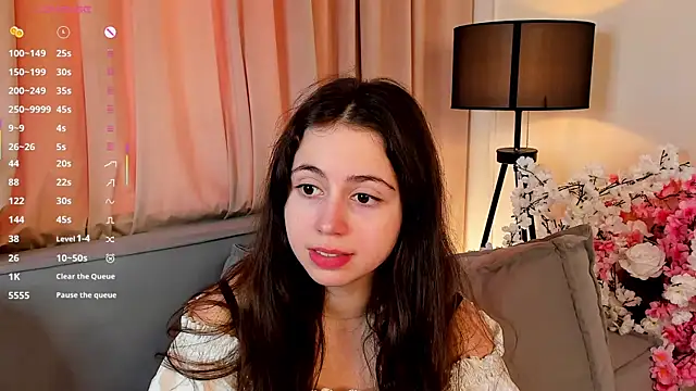 JulianaChapel online show from 15, 9, 2025