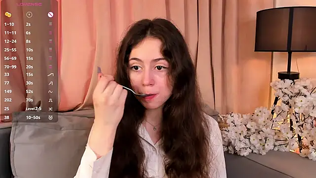 JulianaChapel online show from 9, 9, 2025