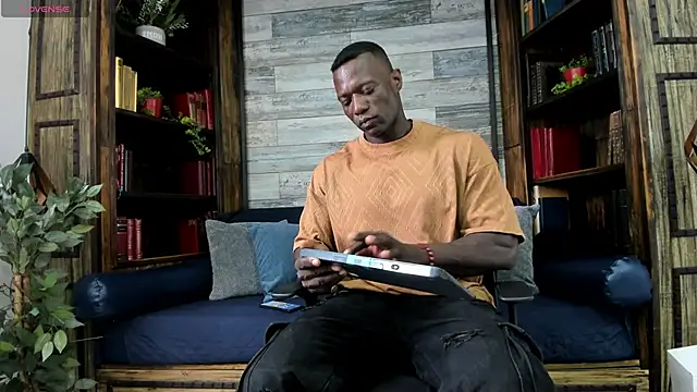 MarcusBlack  online show from 14, 4, 2026