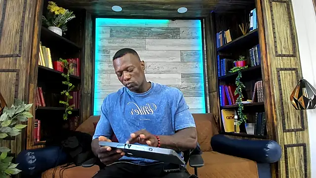 MarcusBlack  online show from 24, 4, 2026