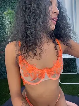 SweetCheeksXXX online show from 18, 4, 2026