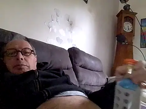 Vince072 online show from 10, 10, 2025