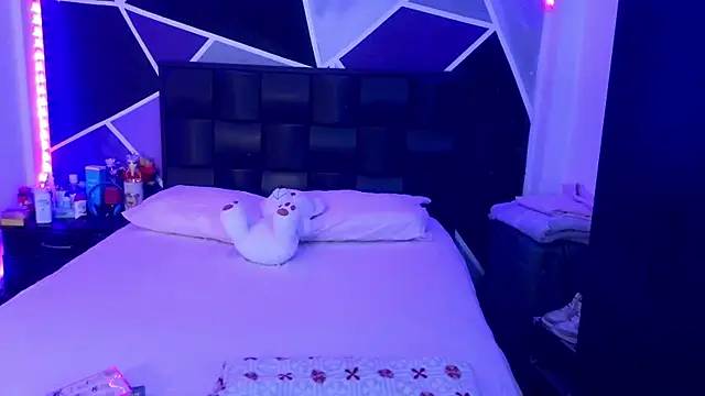 jazminslut online show from 8, 3, 2026