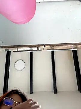 AnnahiBaker online show from 2, 11, 2025