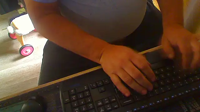 Snapshot of latexsub75 chatting on 8, 2, 2026 latexsub75 online show from 8, 2, 2026