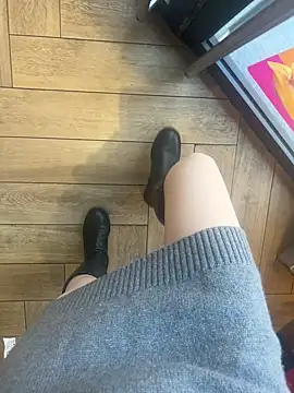 xiaoyuan01 online show from 18, 12, 2025