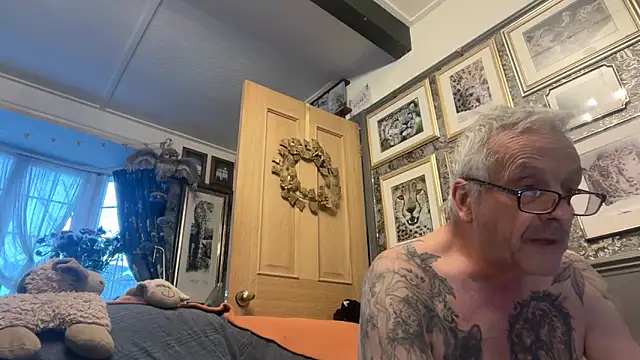 Snapshot of poggles chatting on 24, 3, 2026 poggles online show from 24, 3, 2026