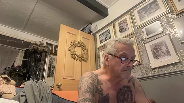Snapshot of poggles chatting on 25, 3, 2026 poggles online show from 25, 3, 2026