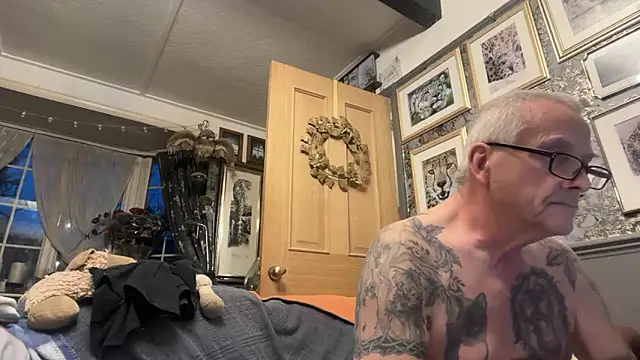 Snapshot of poggles chatting on 31, 3, 2026 poggles online show from 31, 3, 2026