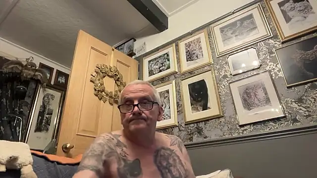 Snapshot of poggles chatting on 31, 3, 2026 poggles online show from 31, 3, 2026