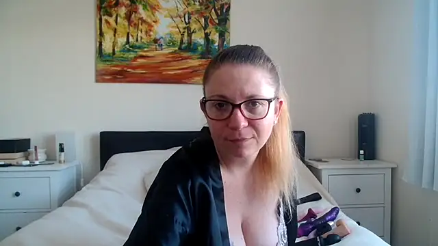 32h busty online show from 14, 2, 2026