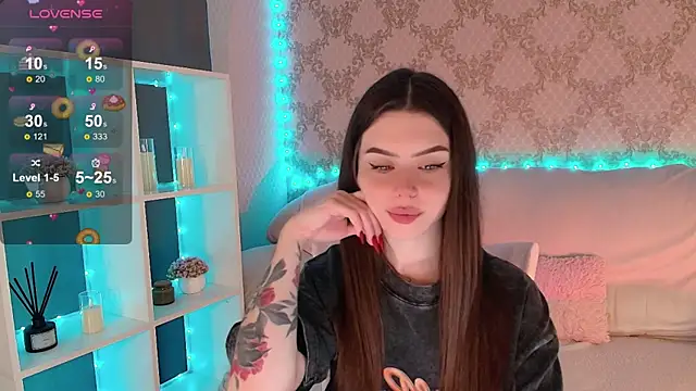 Snapshot of HolyMiax chatting on 8, 6, 2026 HolyMiax online show from 8, 6, 2026