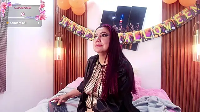 EmmaJhomson online show from 12, 10, 2025