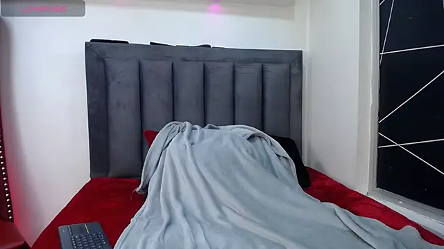 EmmaJhomson online show from 20, 11, 2025