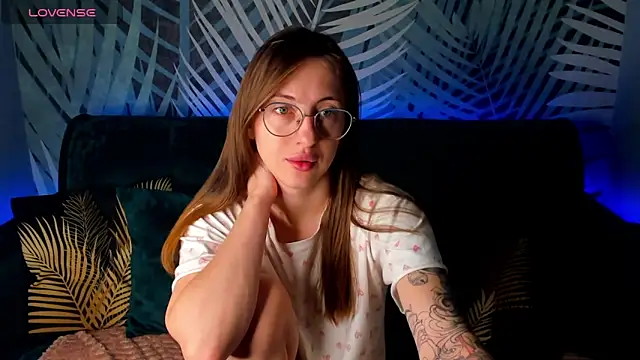 ChristyCrayme online show from 8, 11, 2025