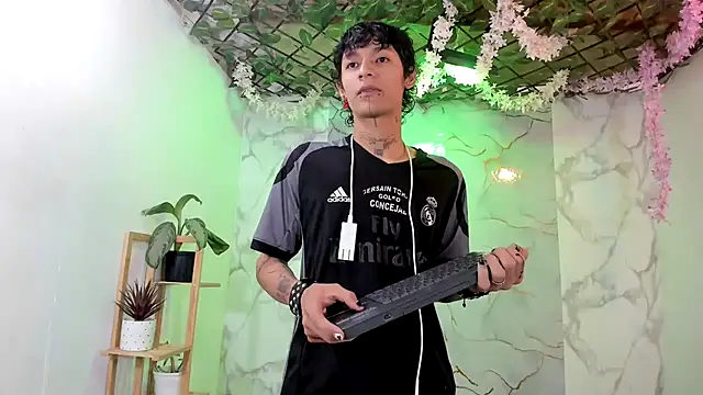 Bastian boyshot77 online show from 14, 4, 2026