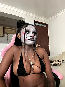 Snapshot of Lil-shawrie chatting on 2, 10, 2025 Lil-shawrie online show from 2, 10, 2025