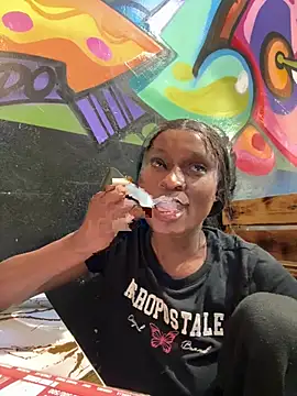 Lil-shawrie online show from 5, 3, 2026