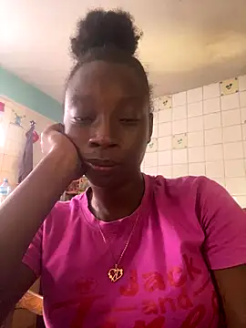 Snapshot of GeileErica chatting on 17, 10, 2025 GeileErica online show from 17, 10, 2025