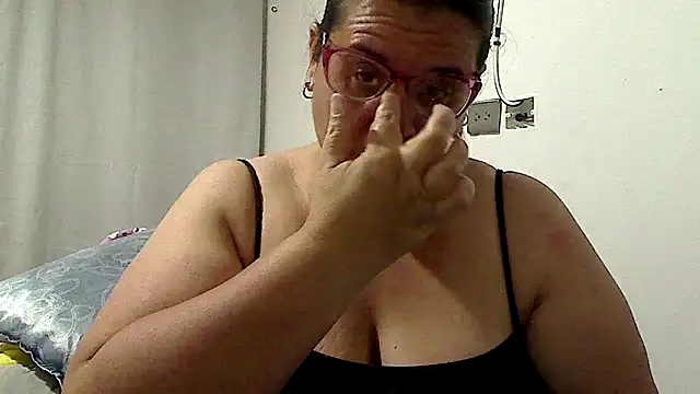 Snapshot of luciana69hot chatting on 3, 6, 2026 luciana69hot online show from 3, 6, 2026