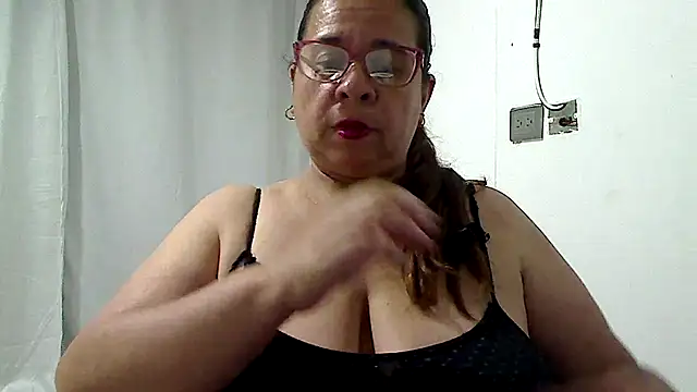 luciana69hot online show from 27, 6, 2026