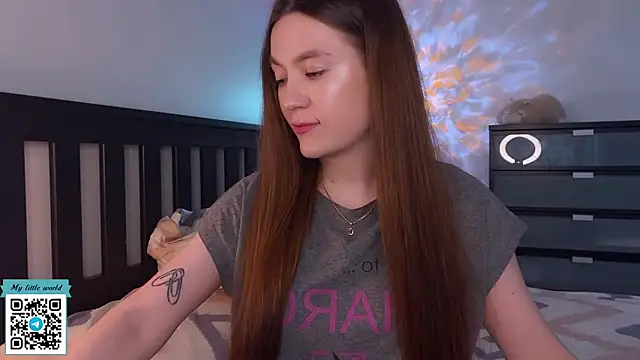 Snapshot of mia_here chatting on 10, 9, 2025 mia here online show from 10, 9, 2025