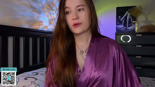 Snapshot of mia_here chatting on 17, 10, 2025 mia here online show from 17, 10, 2025