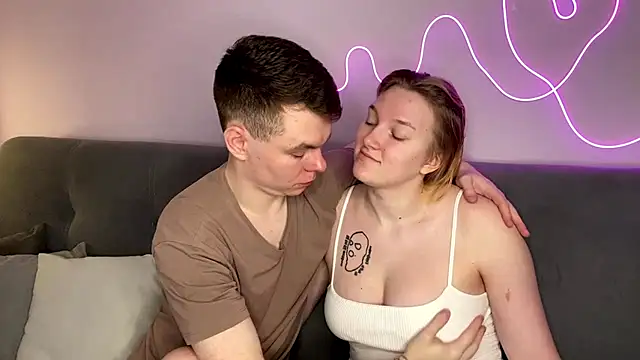 Snapshot of julielourens chatting on 4, 11, 2025 julielourens online show from 4, 11, 2025