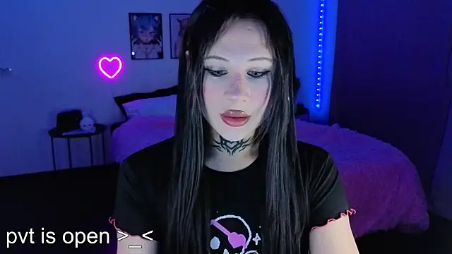 Snapshot of your_little_eva chatting on 22, 9, 2025 your little eva online show from 22, 9, 2025