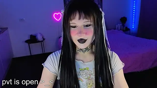 Snapshot of your_little_eva chatting on 10, 9, 2025 your little eva online show from 10, 9, 2025