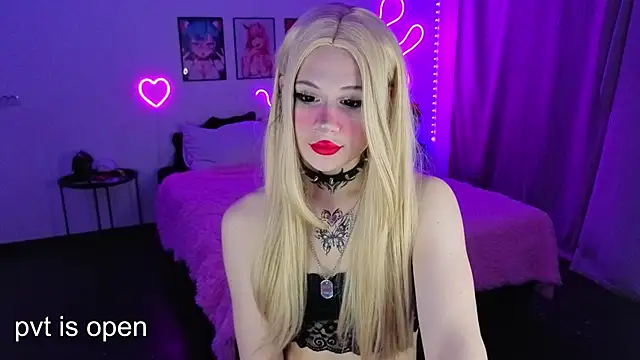 Snapshot of your_little_eva chatting on 5, 10, 2025 your little eva online show from 5, 10, 2025