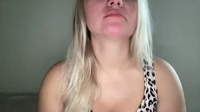 MonicaSweett online show from 25, 9, 2025