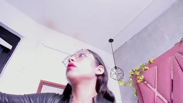 viollettaa  online show from 10, 1, 2026