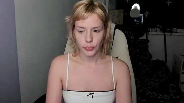 Snapshot of _CuteAsFuck_ chatting on 5, 10, 2025 CuteAsFuck online show from 5, 10, 2025