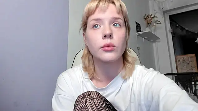 Snapshot of _CuteAsFuck_ chatting on 3, 10, 2025 CuteAsFuck online show from 3, 10, 2025