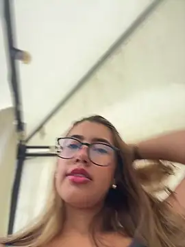 sara calderon online show from 26, 10, 2025